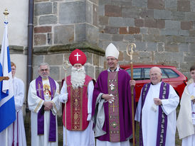 Bischof Dr. Michael Gerber besucht St. Crescentius (Foto: Karl-Franz Thiede)